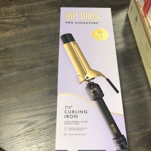 Hot tools pro signature 1 1/2 curling iron